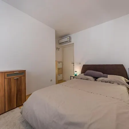 2 Bathrooms, Free Parking Spot, Prt Sea View Lägenhet Dubrovnik