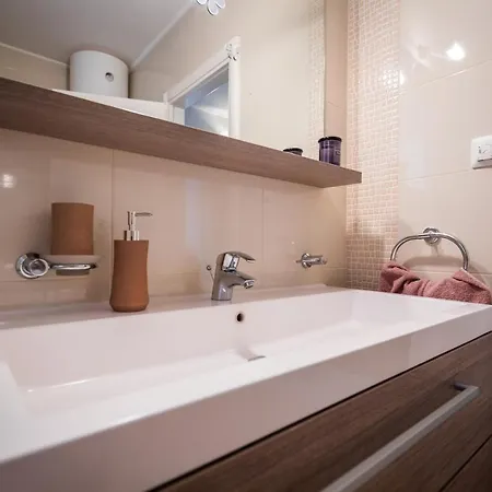 2 Bathrooms, Free Parking Spot, Prt Sea View Apartment