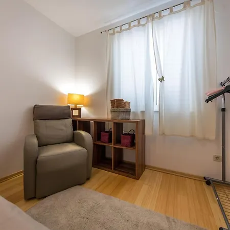 2 Bathrooms, Free Parking Spot, Prt Sea View 두브로브니크